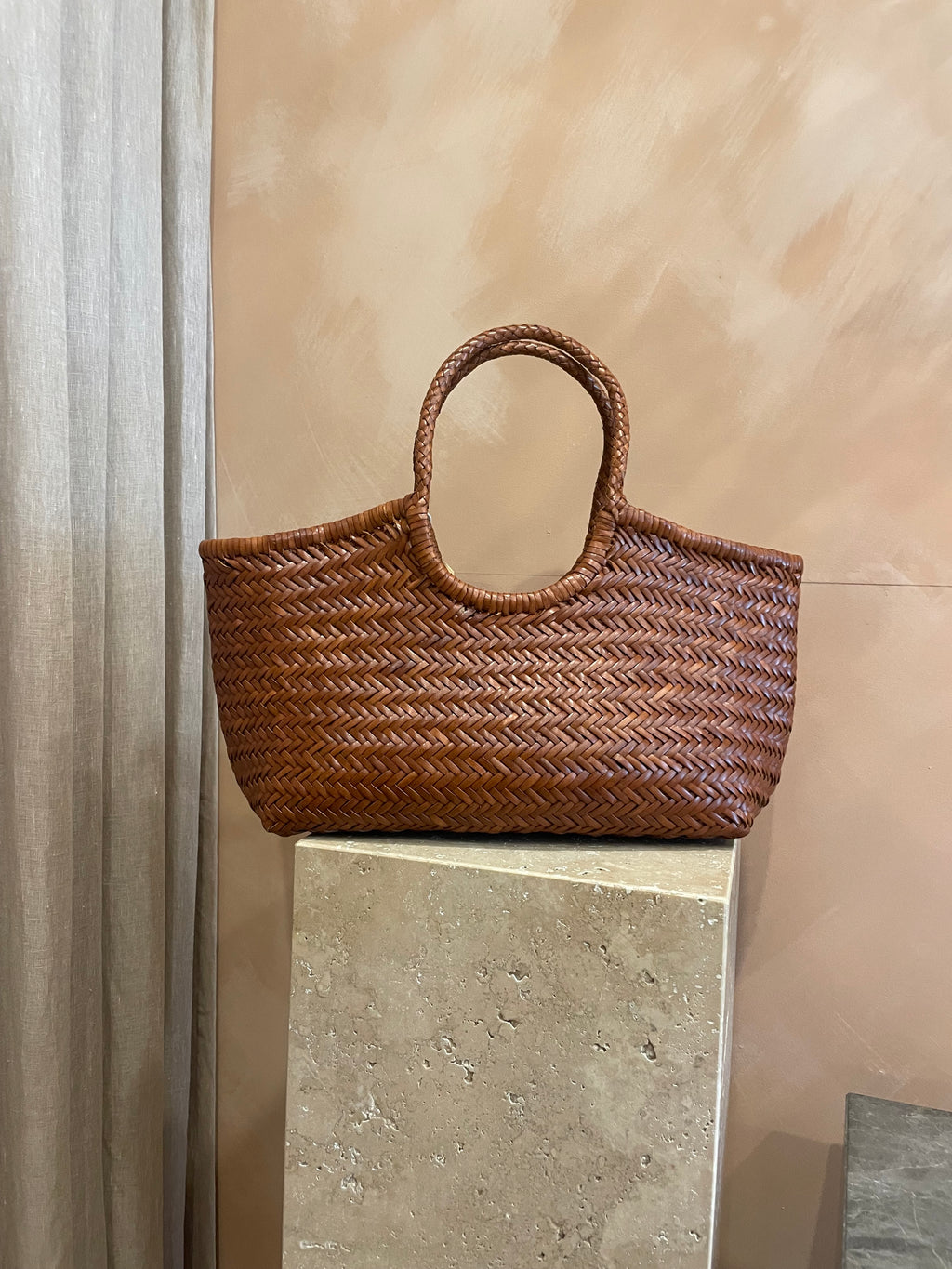 Dragon Diffusion - Nantucket Basket Big British Tan – AESTAS